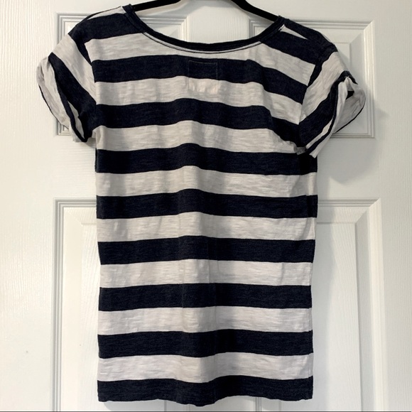 Hollister T- Shirt - Picture 2 of 3